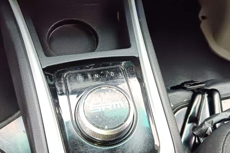 Used SRM Haoyun 2025 Launch Edition Farady 42.3 kWh 305 km 6 seats
