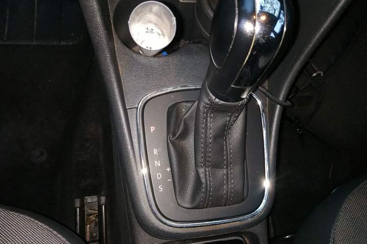 Used Volkswagen Polo 2014 1.6L Automatic Comfort Edition
