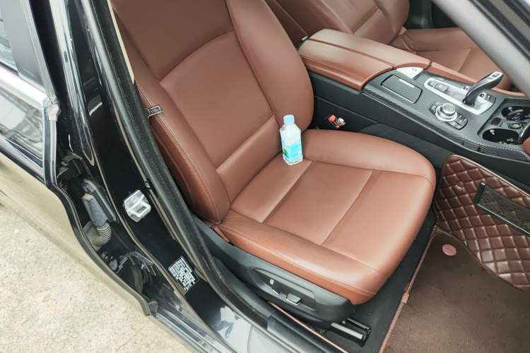 Used BMW 5 Series 2017 525Li Leading Model
