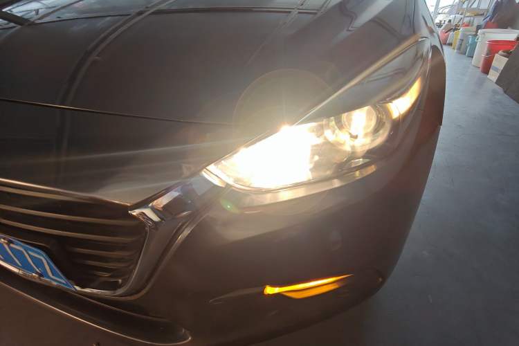 Used Mazda Mazda 3 Axela 2017 Sedan 1.5L Automatic Comfort Model Emission Standard China V
