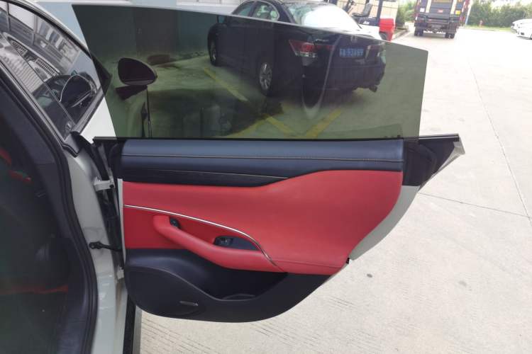 Used  SU7 2024 Rear-Drive Ultra-Long Range Advanced Pro-Level Intelligent Driving Version
