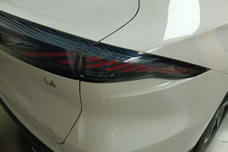 Used  L6 2024 125km PLUS Dragon Edition
