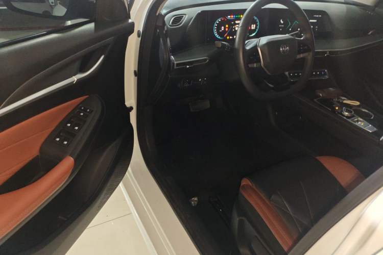 Used Changan Eado 2022 PLUS Blue Whale NE 1.4T GDI DCT Prestige Edition
