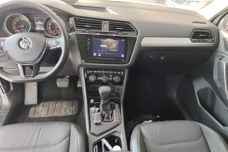 Used Volkswagen Tiguan L 2020 330TSI Automatic Two-Wheel Drive Smart Luxury Edition China VI Standard
