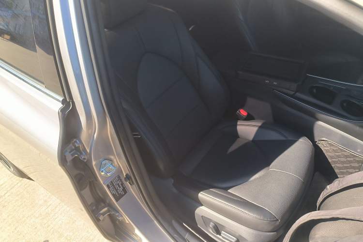 Used Toyota Avalon 2022 2.0L Luxury Edition
