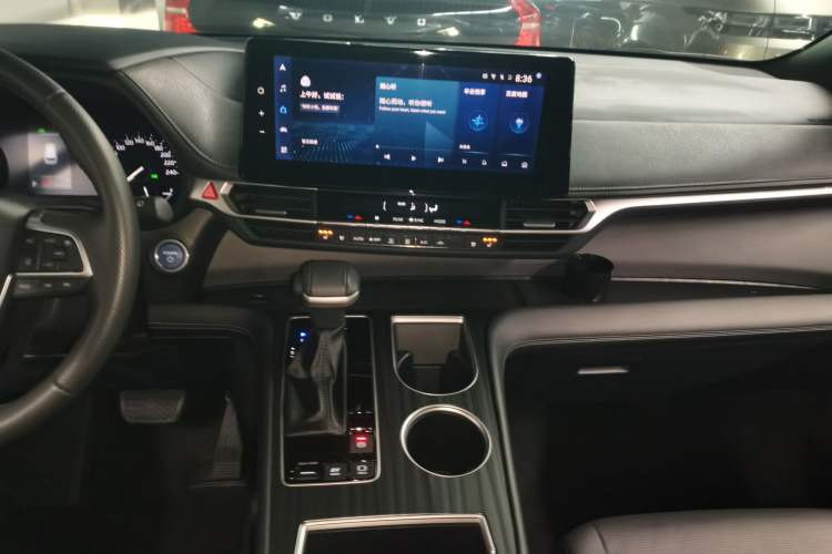 Used Toyota Sienna 2023 2.5L Hybrid Deluxe Edition
