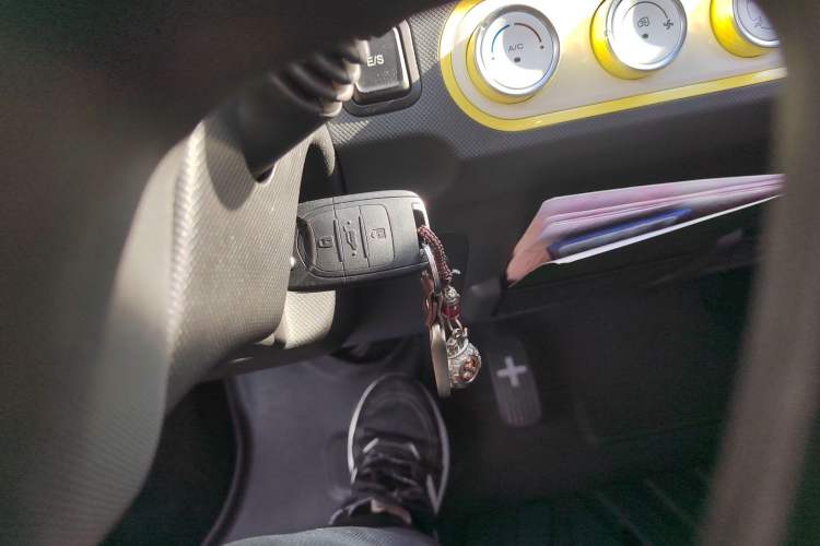 Used Wuling Hongguang MINIEV 2021 Macaron Premium Model – Lithium-NMC