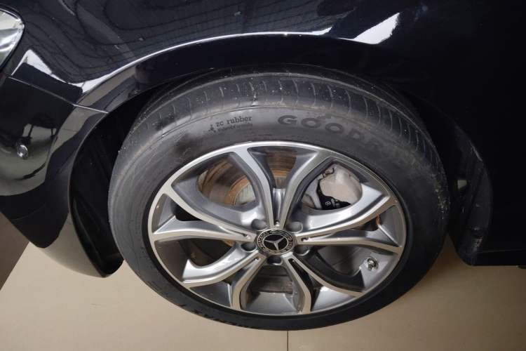 Used Mercedes-Benz E-Class 2021 E 300 L Sporty and Stylish Model
