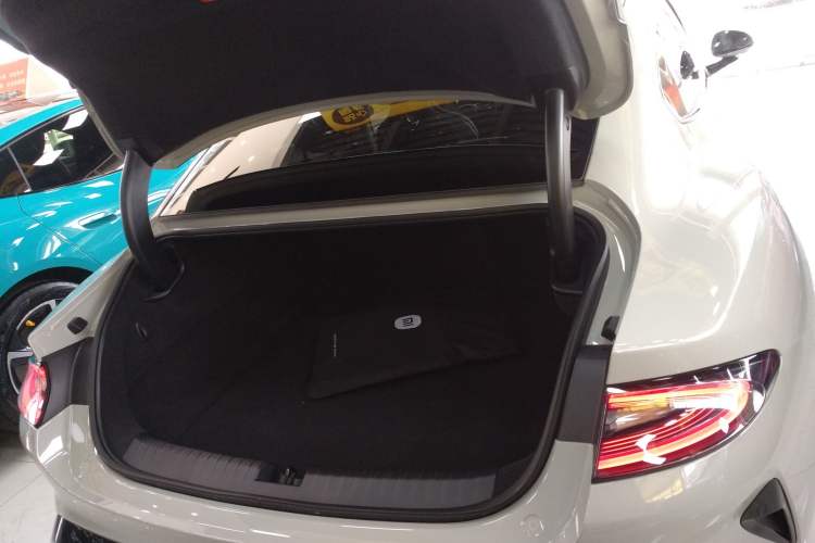 Used  SU7 2024 Rear-Drive Long-Range Intelligent Driving Version
