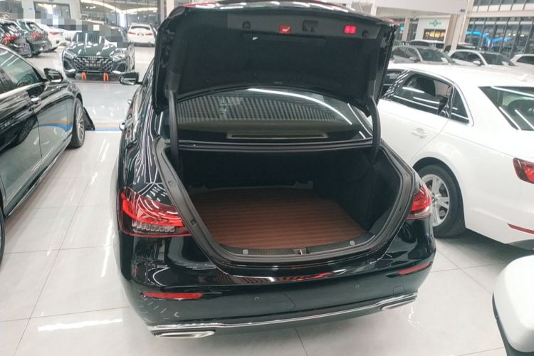 Used Mercedes-Benz E-Class 2022 Second Facelift E 300 L Fashion Edition
