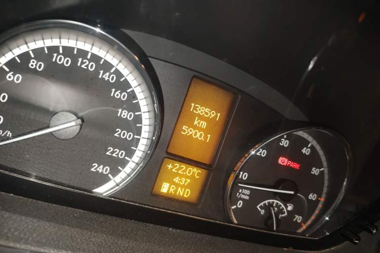 Used Mercedes-Benz Viano 2013 3.0L Navigator Edition
