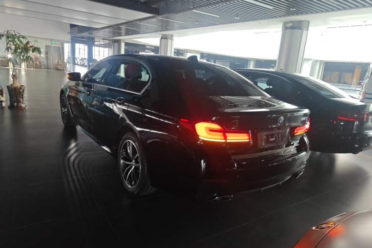 Used BMW 5 Series 2022 Restyled 525Li M Sport Package
