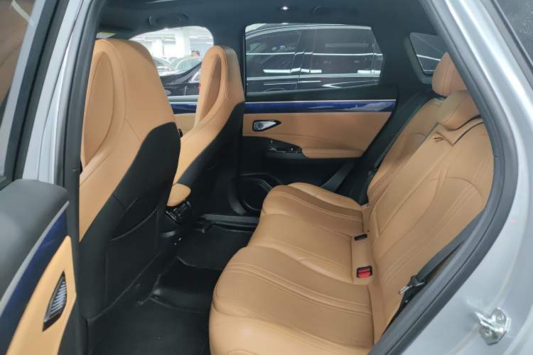 Used  L7 2023 1.5T 115 km Starship
