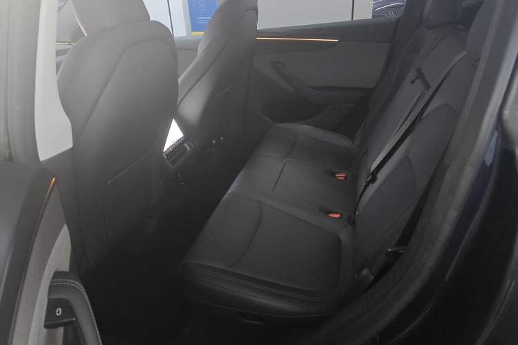 Used Tesla Model Y 2025 Rear-Wheel-Drive Version
