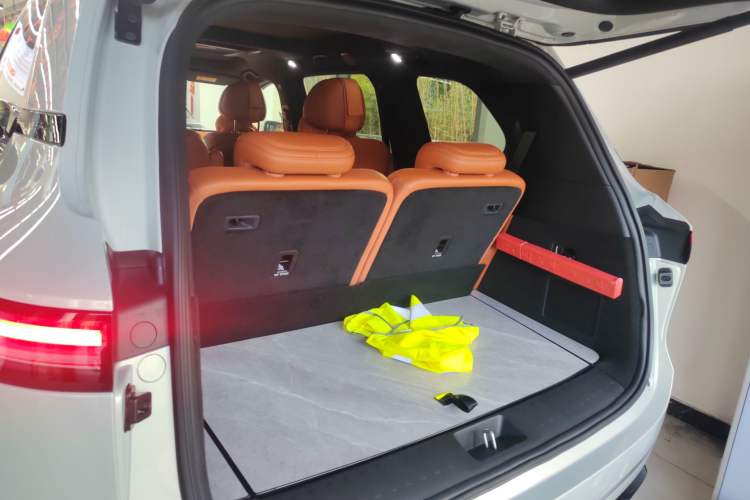 Used  S09 2025 Four-Wheel Drive Ultra+ Custom Edition
