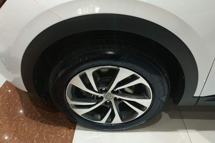 Used Buick Envision 2020 Encore S 652T Two-Wheel Drive Luxury Model
