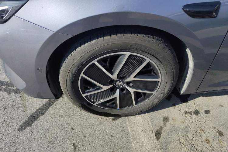 Used BYD Qin L 2025 DM-i Smart Drive 80KM Superior Model
