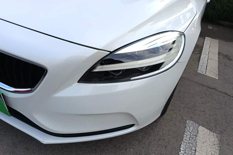 Used Volvo V40 2017 T3 Zhiyi Edition