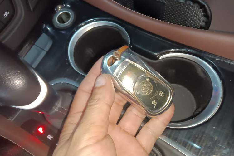 Used Buick Envision 2020 20T Two-Wheel Drive Luxury Model
