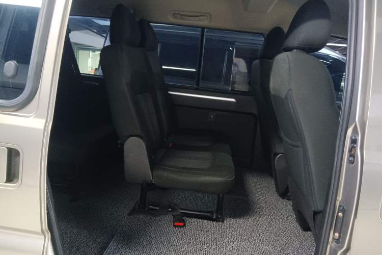 Used FORTHING Lingzhi 2020 M5L 1.6L Base Model 9 Seats
