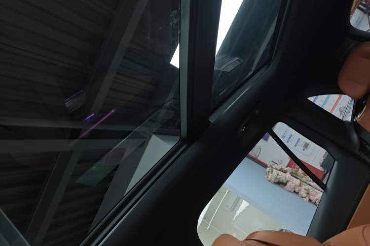 Used Mercedes-Benz GLC 2024 Refreshed GLC 300 L 4MATIC Dynamic Version 5 Seats
