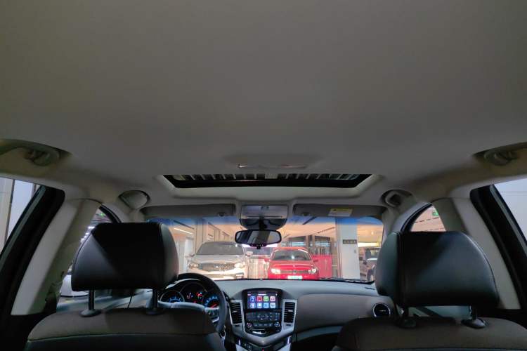 Used Chevrolet Cruze 2013 Hatchback 1.6L Automatic Luxury Model
