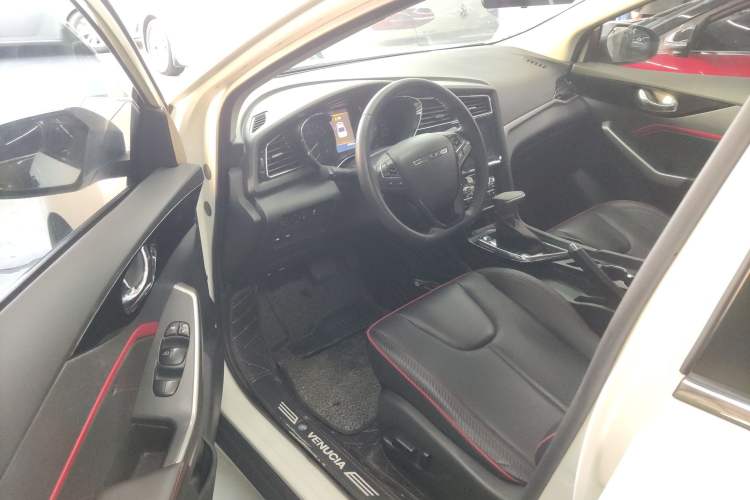 Used Venucia D60 2018 1.6L CVT Smart Connect Luxury Edition
