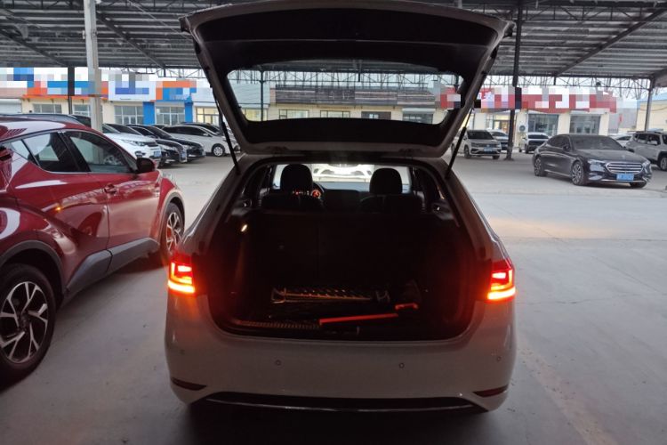 Used Volkswagen Gran Lavida 2015 230TSI DSG Comfort Edition
