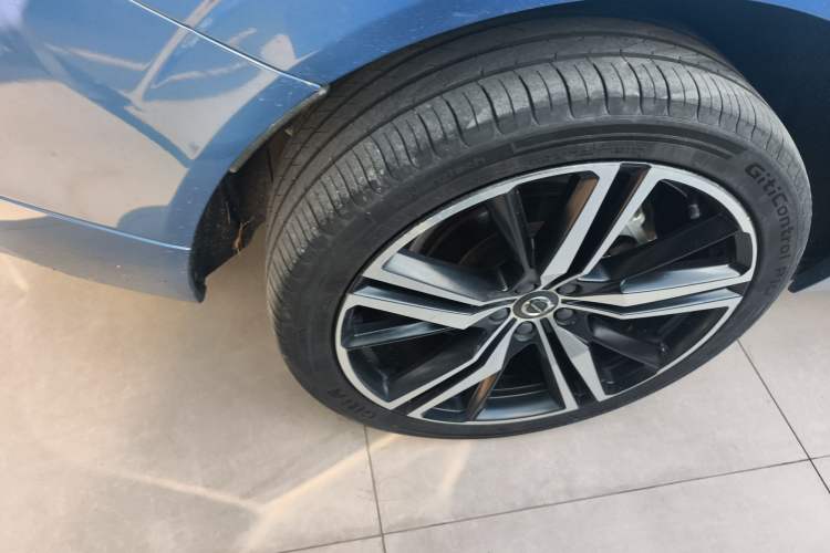 Used Volvo XC60 New Energy 2021 T8 E-Drive Hybrid Smart & Dynamic Edition
