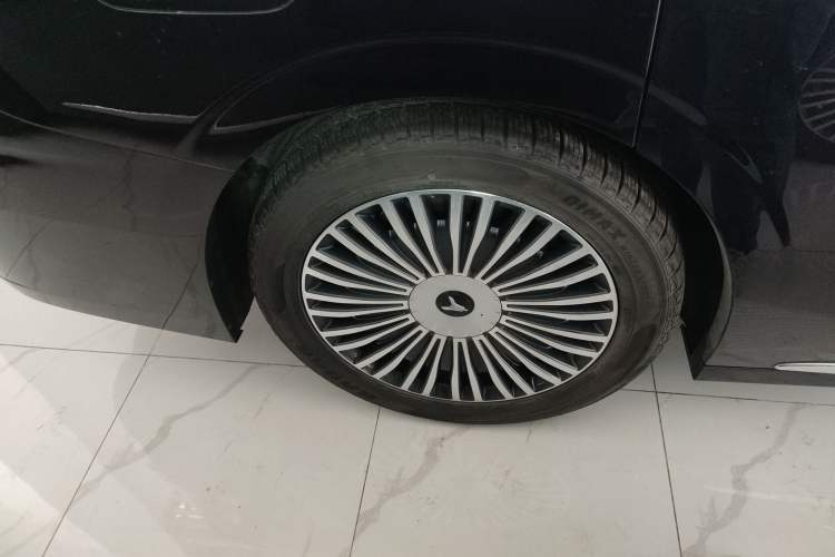 Used VOYAH Dream 2025 PHEV Four-Wheel-Drive Flagship Kunpeng Edition
