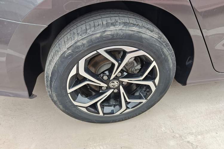 Used MG 5 2022 180 DVVT CVT Youth Luxury Edition
