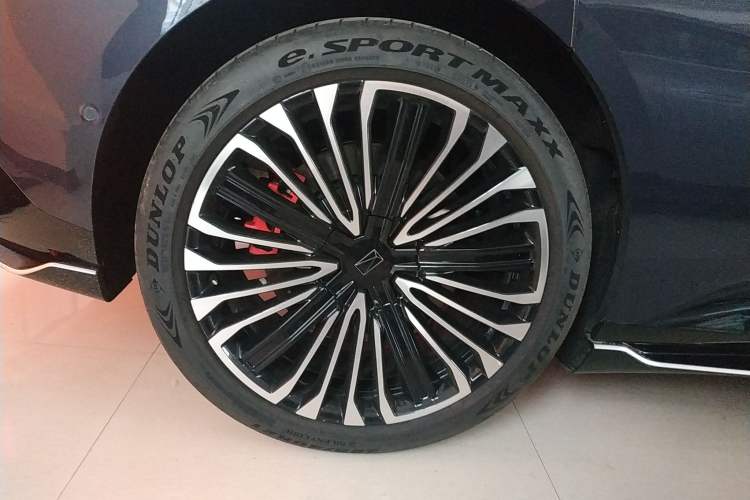 Used  12 2023 650 Three-Laser Four-Wheel Drive Performance Edition
