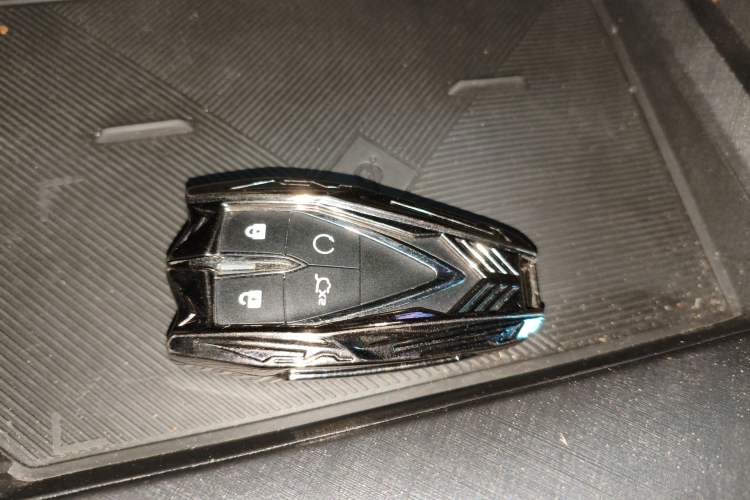 Used Changan UNI-V 2025 1.5T 500Bar High-Energy Version