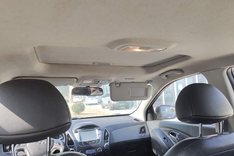 Used Hyundai ix35 2013 2.0L Automatic Two-Wheel Drive Smart GLS China IV Standard