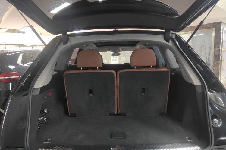 Used Audi Q7 2020 55 TFSI quattro S line sports model
