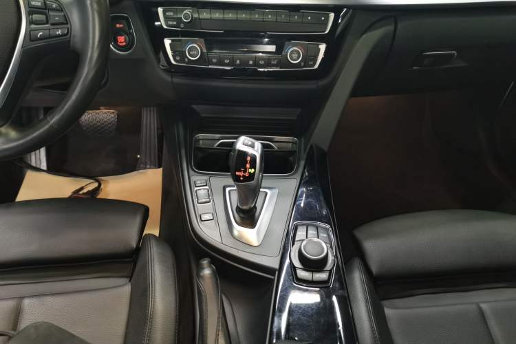 Used BMW 3 Series 2018 320Li Fashion Model
