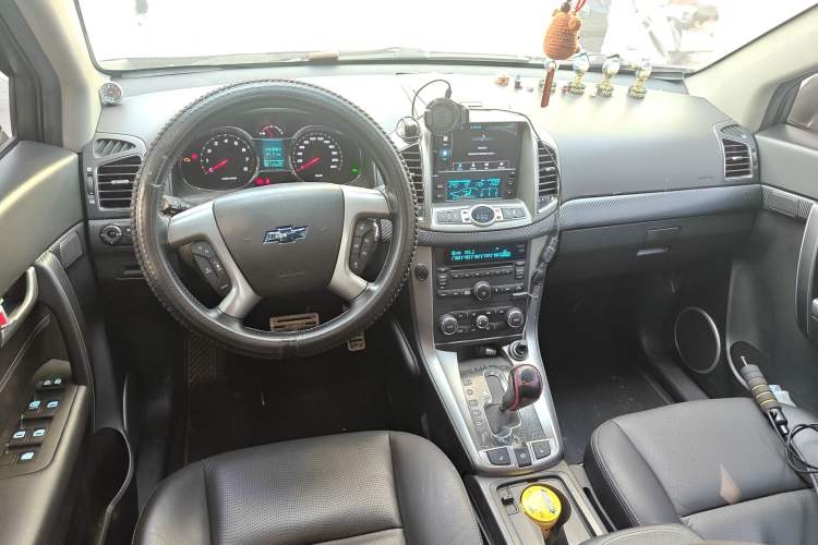 Used Chevrolet Captiva 2015 2.4L 4x4 Flagship Edition 7-Seater
