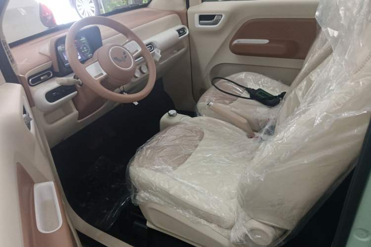 Used Wuling Hongguang MINIEV 2024 3rd Generation 215km Youth Edition