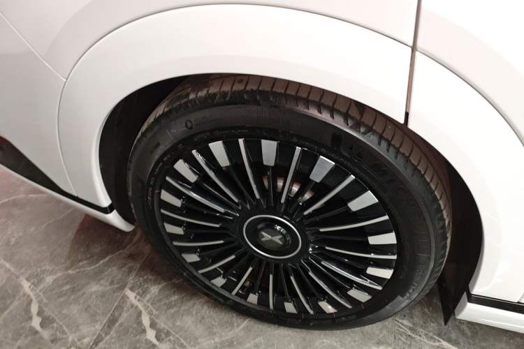 Used XPeng X9 2025 740 Ultra-Long Range Max