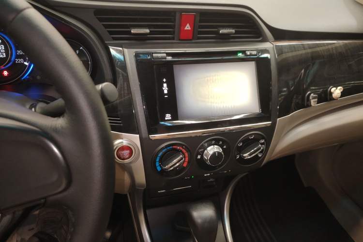 Used Honda Crider 2013 1.8L automatic luxury edition
