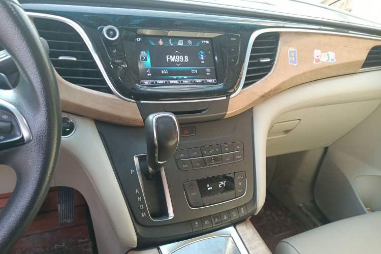 Used Buick GL8 2017 ES 28T Comfort Model China V Standard
