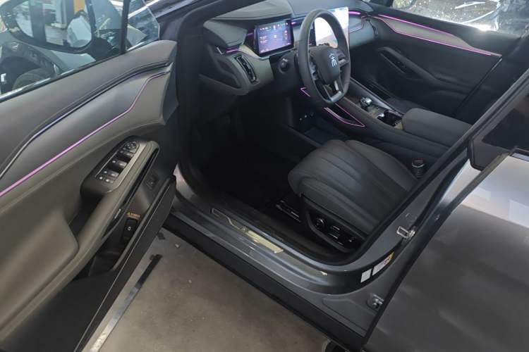 Used BYD Song L EV 2025 Intelligent Driving Version 662 km LiDAR Excellence Edition
