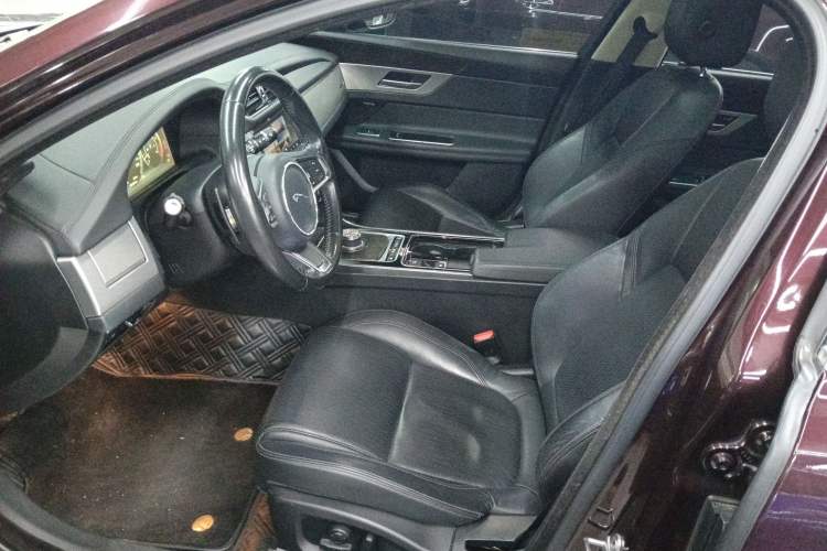 Used Jaguar XFL 2018 XFL 2.0T 250 PS Premium Edition
