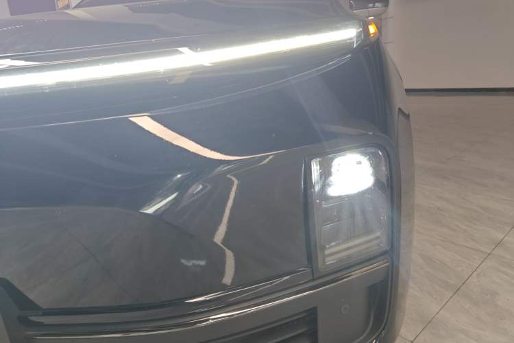 Used Li Auto L8 2023 Pro Model
