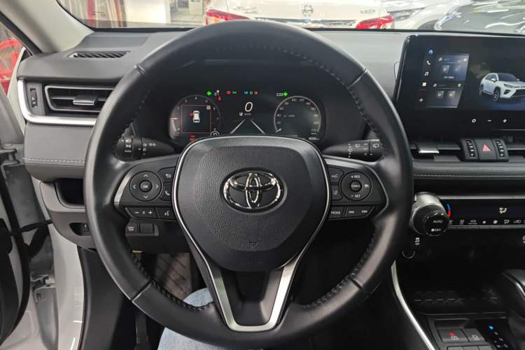 Used Toyota Wildlander 2023 2.0L CVT Four-Wheel Drive Luxury PLUS Edition
