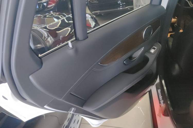 Used Mercedes-Benz GLC 2020 Facelift GLC 260 L 4MATIC Luxury Edition
