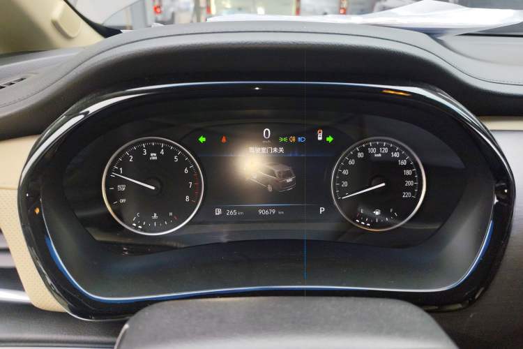 Used Buick GL8 2023 Facelifted Land Cruiser Executive Luxury Version