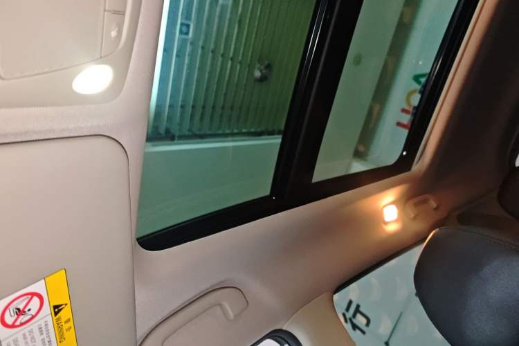 Used Nissan X-Trail 2023 Classic 2.0L Two-Wheel Drive Smart Connect Premium Edition
