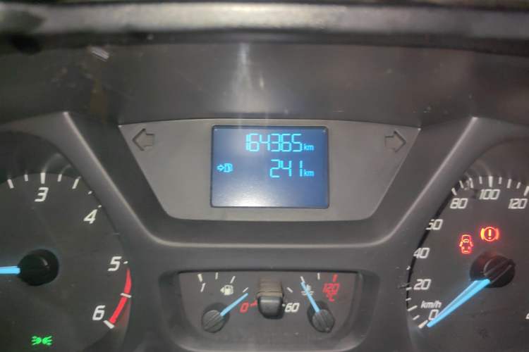 Used Ford Transit 2017 2.0T Diesel Multi-Purpose Commercial Vehicle Short Wheelbase Low Roof China V Standard