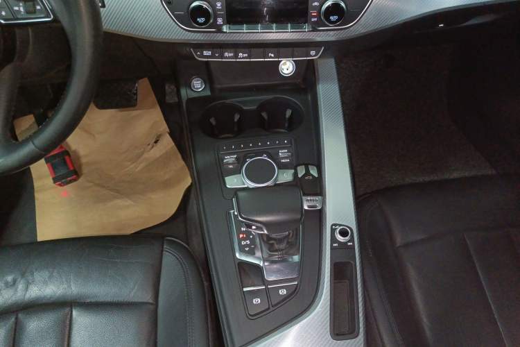 Used Audi A4L 2018 30th Anniversary Edition 40 TFSI Fashion Model